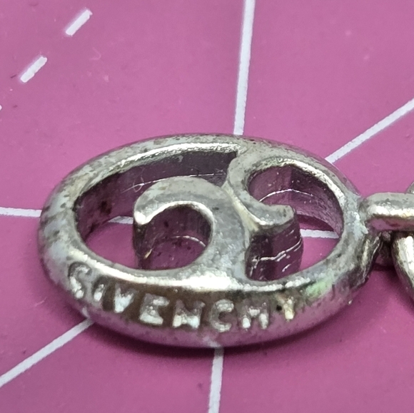 VINTAGE GIVENCHY FIVE STRAND BLUE GREEN GLASS BEAD NECKLACE SIGNED WOMEN JEWELRY - Picture 12 of 12